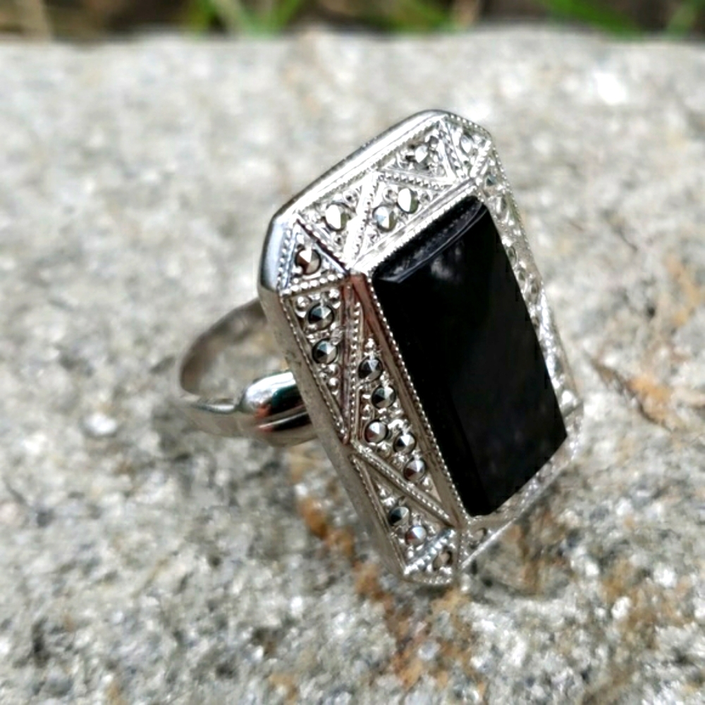 Authentic Vintage Art Deco Onyx Cabochon Marcasite RStiu Sterling Silver Ring